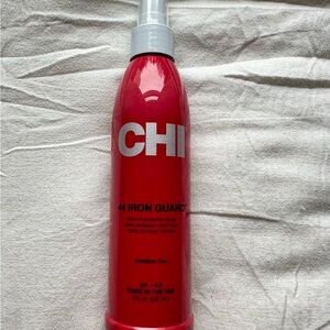 CHI 44 Iron Guard Thermal Protection Spray - Red